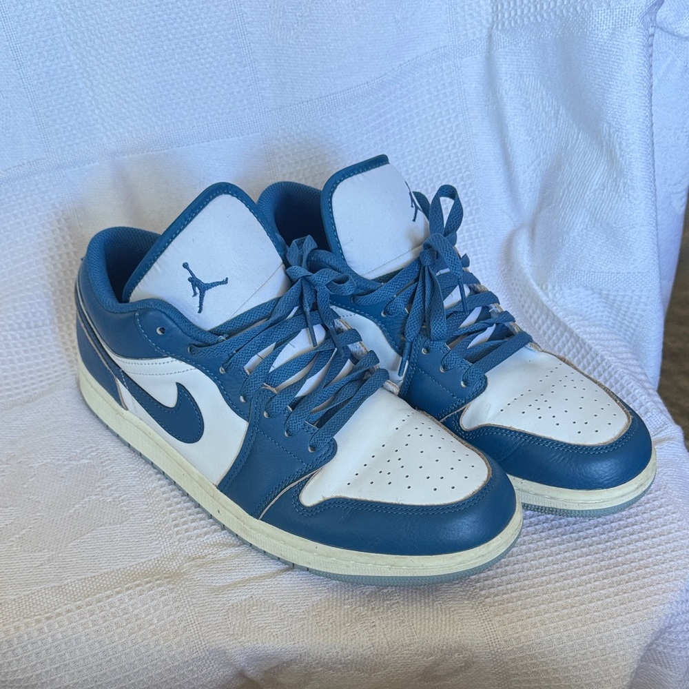 Jordan Men's Sneakers in Blue and White